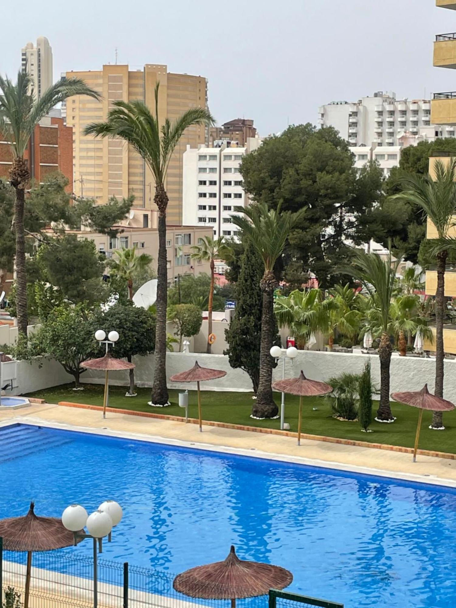 Bermudas-Turis Apartamentos Benidorm Eksteriør billede