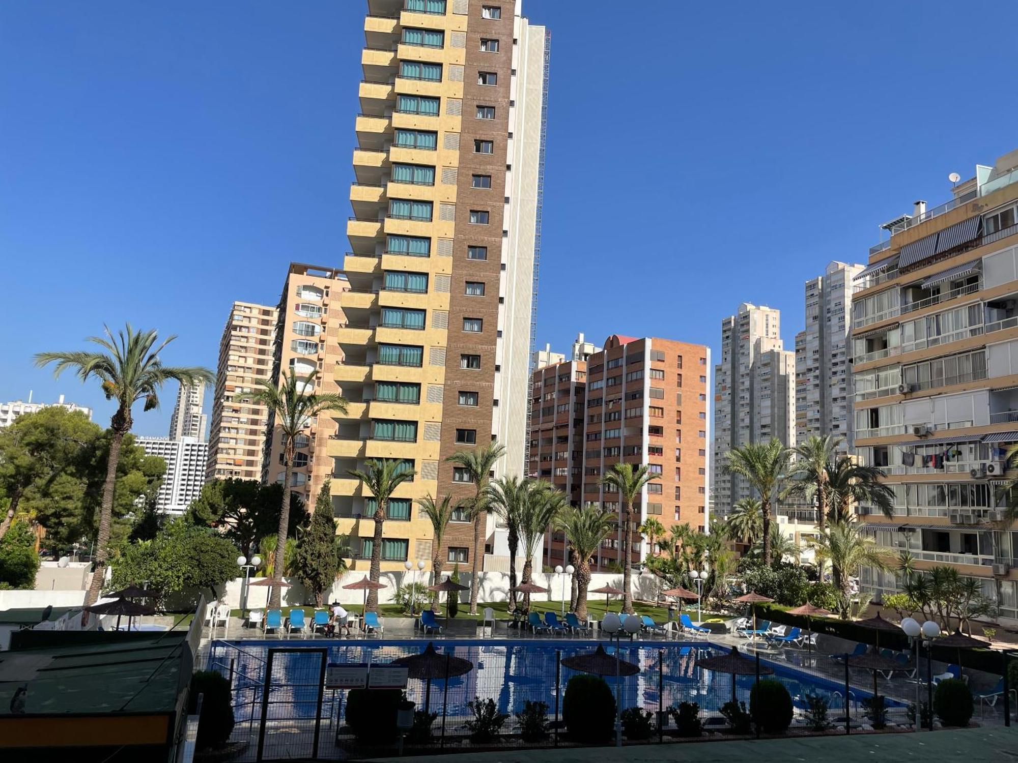 Bermudas-Turis Apartamentos Benidorm Eksteriør billede