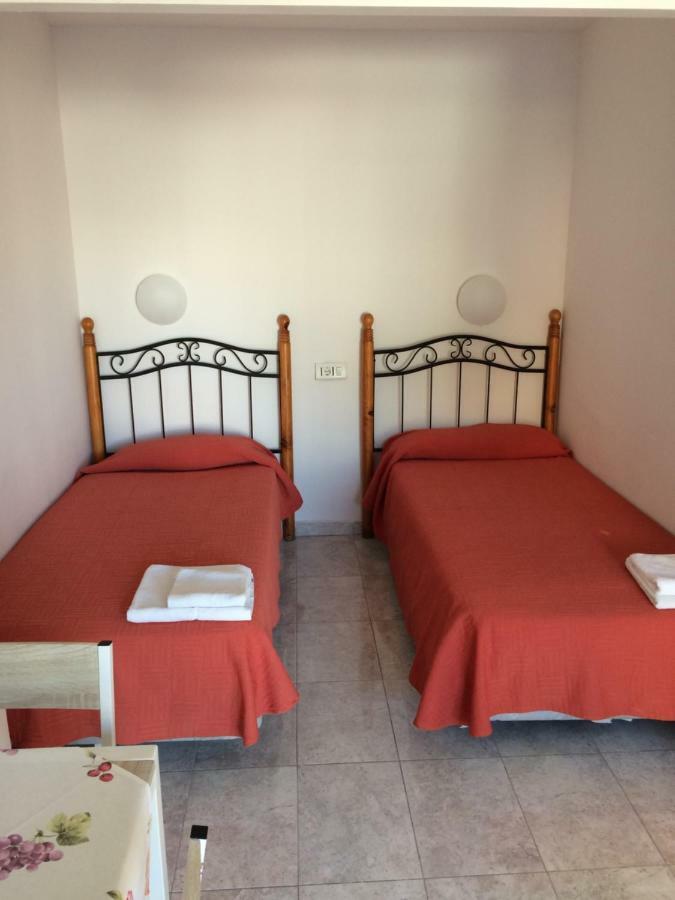 Bermudas-Turis Apartamentos Benidorm Eksteriør billede